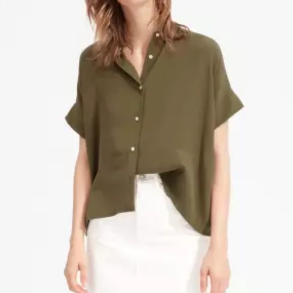 Everlane Tops - Everlane The Silk Short-Sleeve Square Shirt